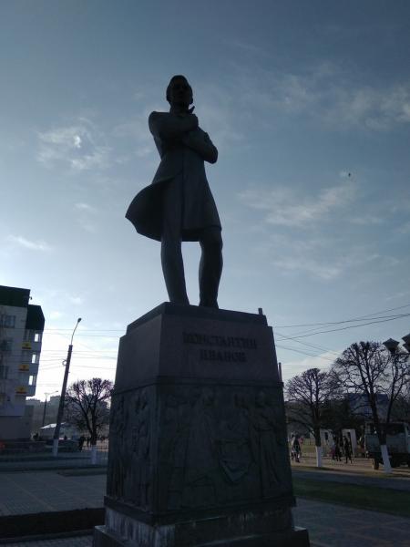 город че - книга юрий валентинова на литрес...