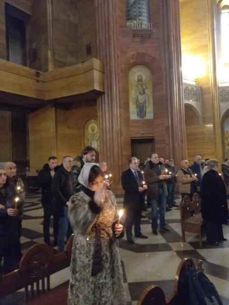 В армянском храмовом комплексе, в кафедральном соборе Преображения господня состоялась поминальная служба по погибшим сотрудникам полиции МВД Нагорного Карабаха (Арцаха). Фото