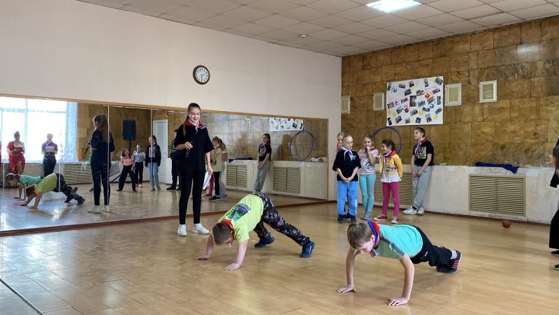 УЛЬГЭР во Всероссийском проекте «Школьные театры» главный пр Бурятии - министр министерства кульуры Бурятии Соелма Дагаева