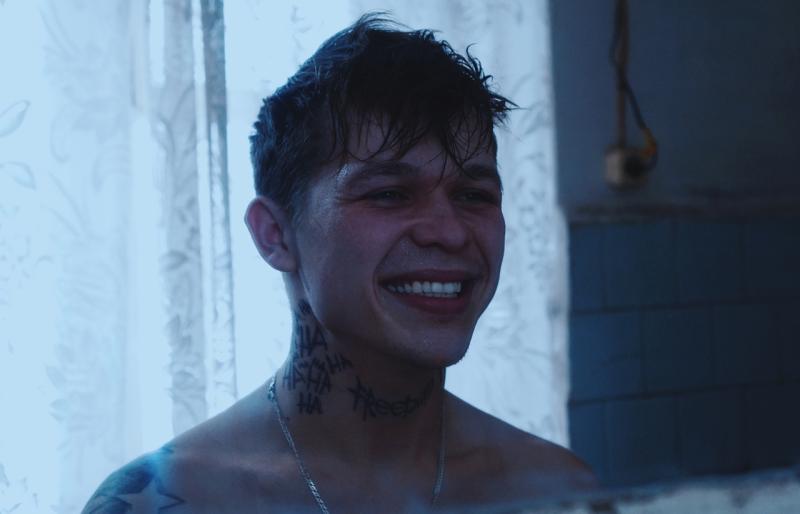 AZANOV (настоящее имя: Александр Азанов) – исполнитель, пробующий себя в разных стилях, но по-прежнему отдающий предпочтение лирике. Музыкант из города Оса (Пермский край)