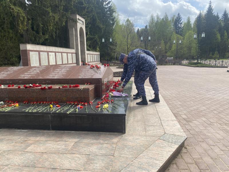 Сотрудники Дубненского ОВО приняли участия в акции «Поклонимся».