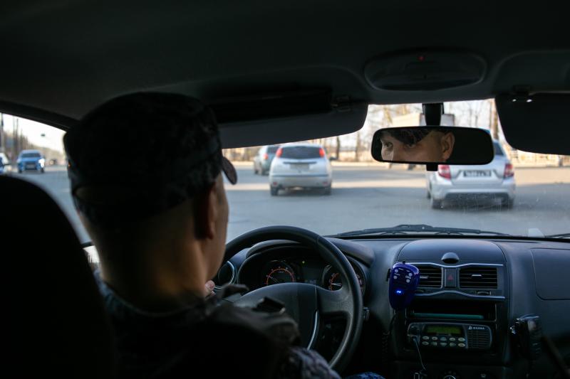 В Кирове росгвардейцы задержали гражданина, подозреваемого в краже дорожного знака