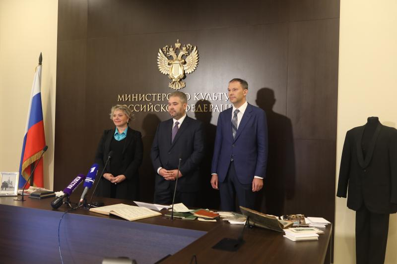 В Москве прошла церемония передачи в коллекцию ГМЗ «Петергоф» уникального архива семьи Бенуа