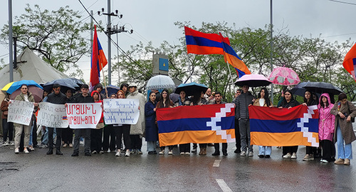 Бакинский «КПП»: контрольно-пропускной или контрольно-пропагандистский пункт?