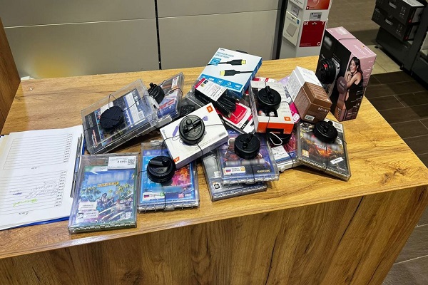 Столичные росгвардейцы задержали троих подозреваемых в тайном хищении игровых дисков