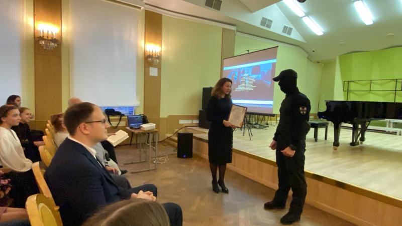 Столичный спецназ Росгвардии провел лекцию по безопасности для студентов