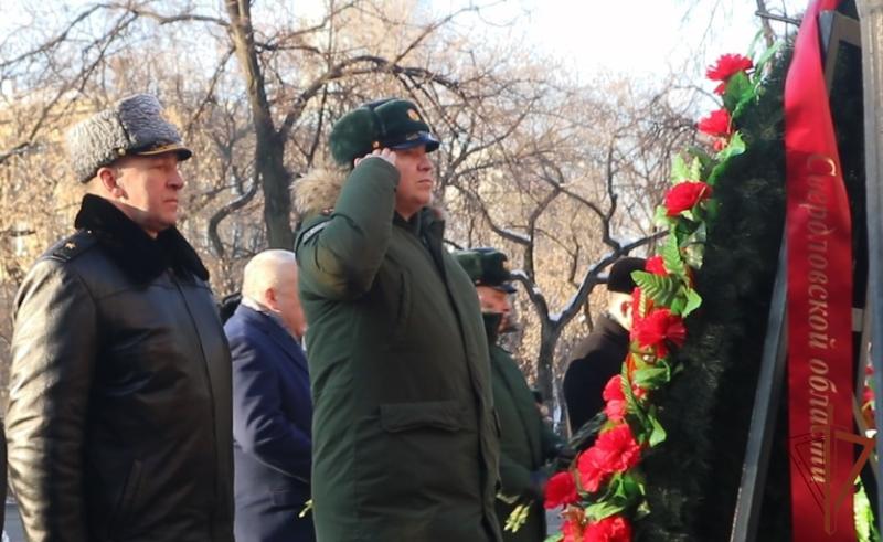 Росгвардейцы приняли участие в церемонии возложения цветов к памятнику маршалу Г. К. Жукову в Екатеринбурге