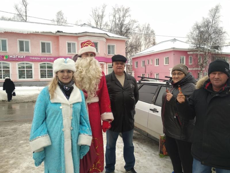 На дороги Свердловской области выходят Деды Морозы