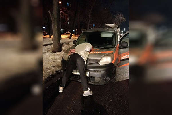 Сотрудники Росгвардии задержали водителя автомобиля, который совершил массовое ДТП