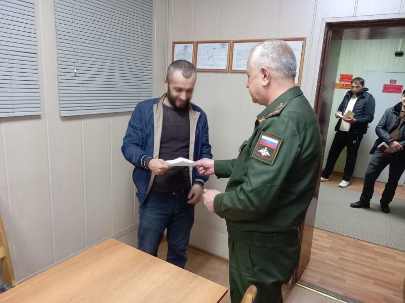 В Республике Дагестан военные следователи проводят проверки о соблюдении гражданами, получившими гражданство России, требований действующего законодательства по воинскому учету.
