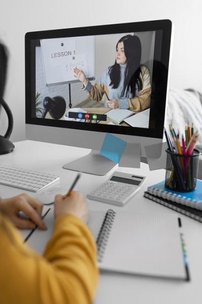 Получить образование теперь можно, не выходя из дома