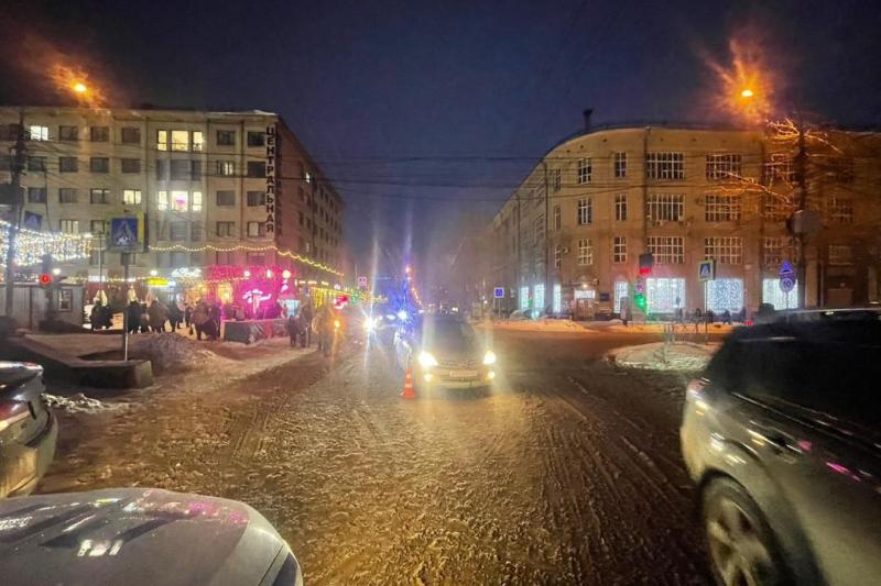 Ребенок попал под колеса иномарки на пешеходном переходе в Новосибирске