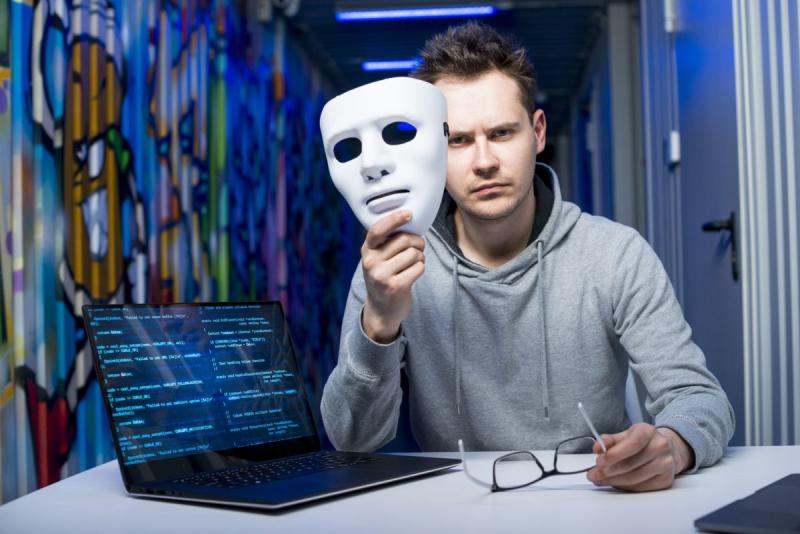 Школьница перевела 270 тысяч рублей мошенникам за валюту в Roblox