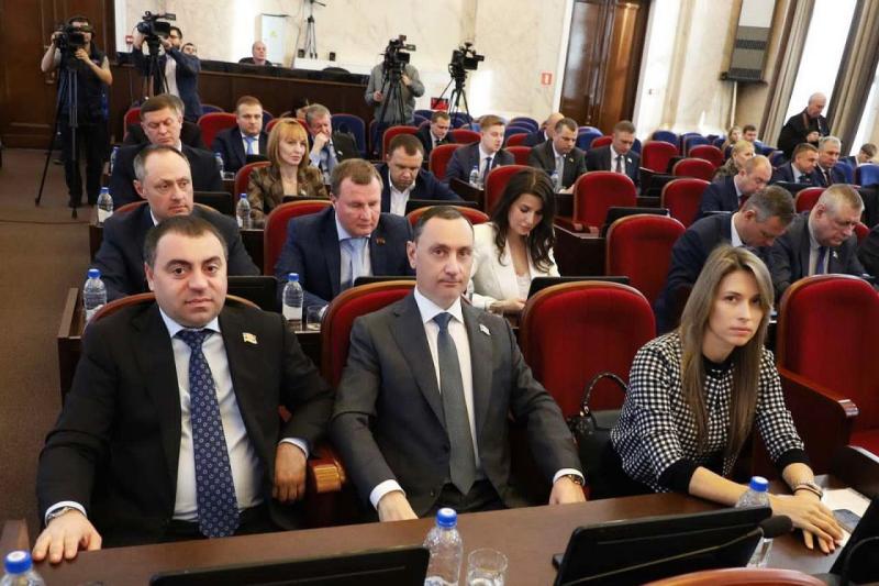 Депутат ЗСК Виктор Тепляков принял участие в 31-й сессии регионального парламента