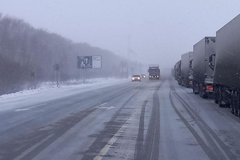 Водитель обвинил сотрудников ГИБДД в краже денег и пива из его машины под Новосибирском