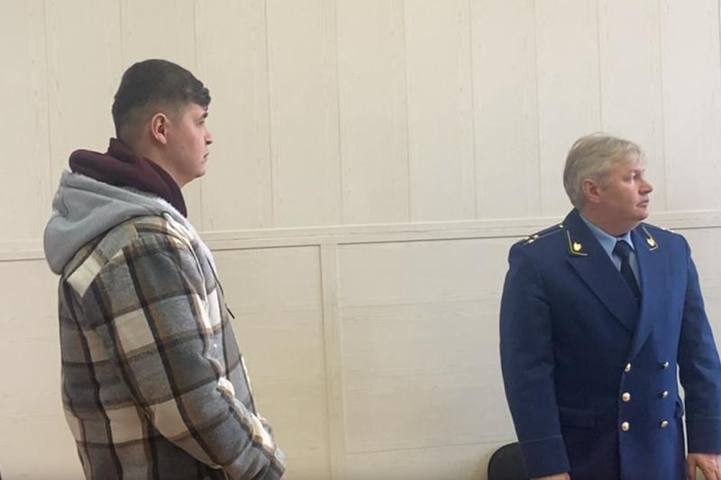 Его в дверь, а он в окно: вояж по России закончился для мигранта штрафом в Новосибирске и «путевкой» домой