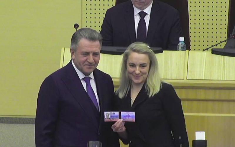 Екатерина Белькова получила мандат депутата Заксобрания Новосибирской области