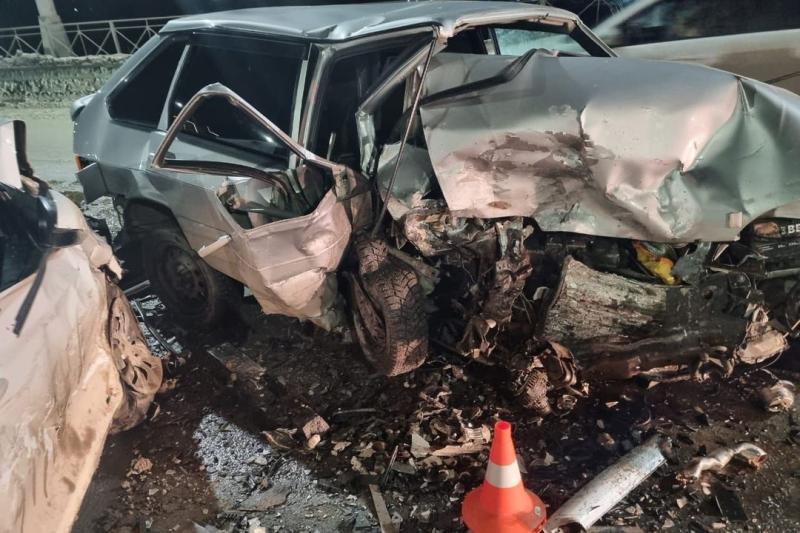 «Груда железа, без шансов выжить»: молодой мужчина погиб в аварии на Октябрьском мосту в Новосибирске