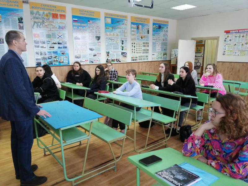 В Кирове ветераны Росгвардии провели урок мужества, посвященный 81-летию окончания Сталинградской битвы