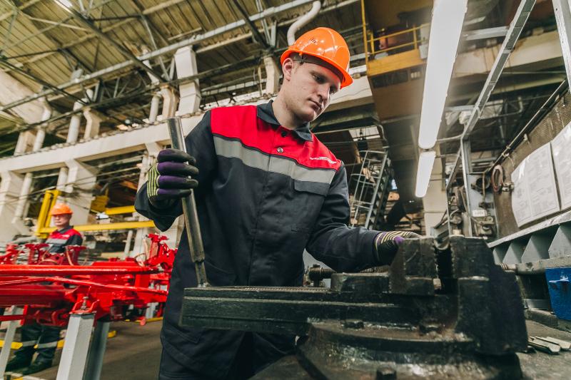 Увеличение инвестиций в развитие персонала – одна из приоритетных задач Улан-Удэнского ЛВРЗ на 2024 год