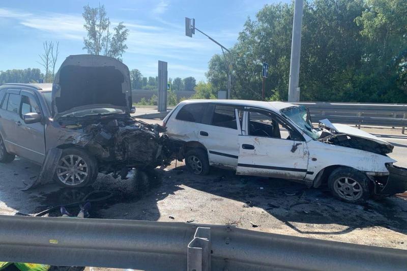 Водитель-мигрант угробил пассажирок, пролетев на красный свет в Новосибирске