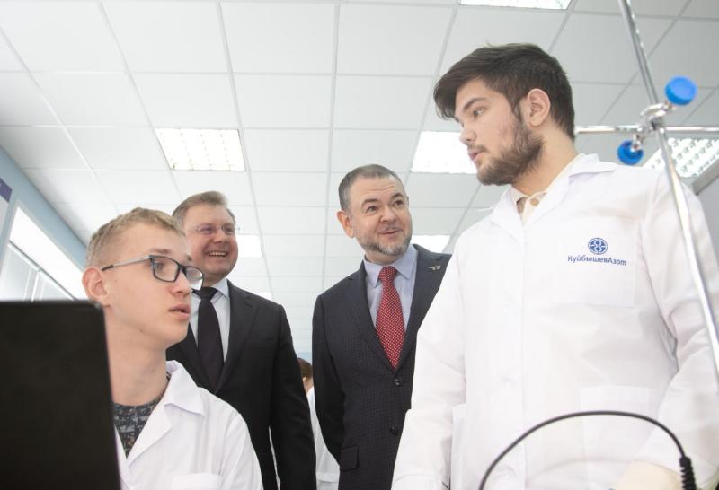 КуйбышевАзот подарил ТГУ лабораторию