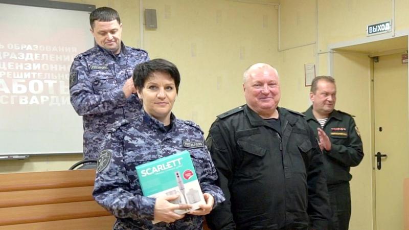 Начальник Управления Росгвардии по Кировской области Дмитрий Пушкин наградил лучших сотрудников ЛРР и госконтроля