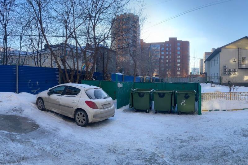 «Работала в ночном клубе почетным администратором»: что известно о матери, которая выбросила младенца в Новосибирске