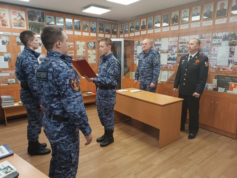 В Кирове молодые росгвардейцы приняли Присягу