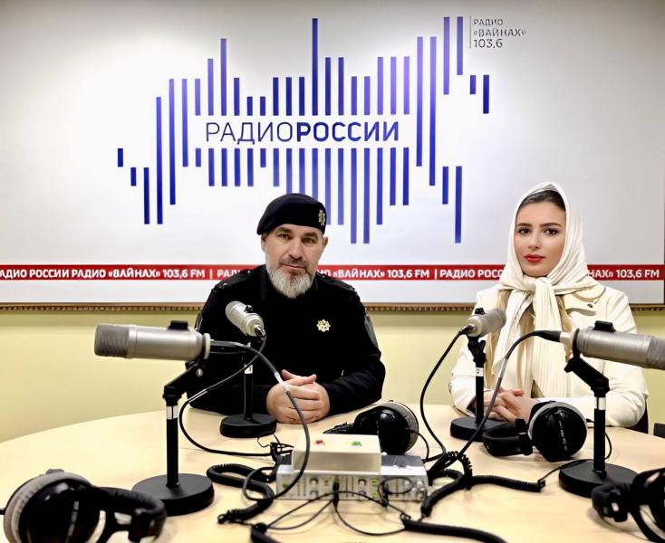 ОФИЦЕР РОСГВАРДИИ ВЫСТУПИЛ В ЭФИРЕ ВЕДОМСТВЕННОЙ РАДИОРУБРИКИ В ГРОЗНОМ