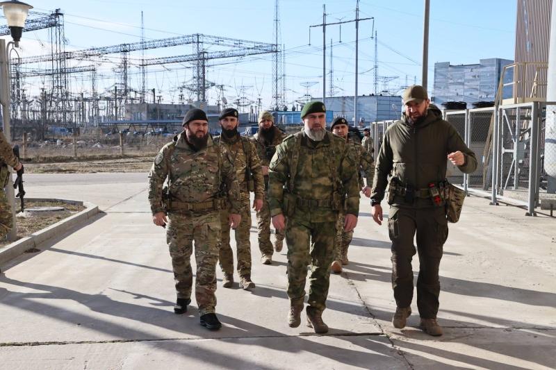 НАЧАЛЬНИК УПРАВЛЕНИЯ РОСГВАРДИИ ПО ЧЕЧЕНСКОЙ РЕСПУБЛИКЕ ПОСЕТИЛ ЧЕЧЕНСКИЕ СИЛОВЫЕ ПОДРАЗДЕЛЕНИЯ В ЗОНЕ СВО