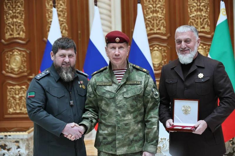 В ГРОЗНОМ НАГРАДИЛИ ВОЕННОСЛУЖАЩИХ И СОТРУДНИКОВ УПРАВЛЕНИЯ РОСГВАРДИИ ПО ЧЕЧЕНСКОЙ РЕСПУБЛИКЕ