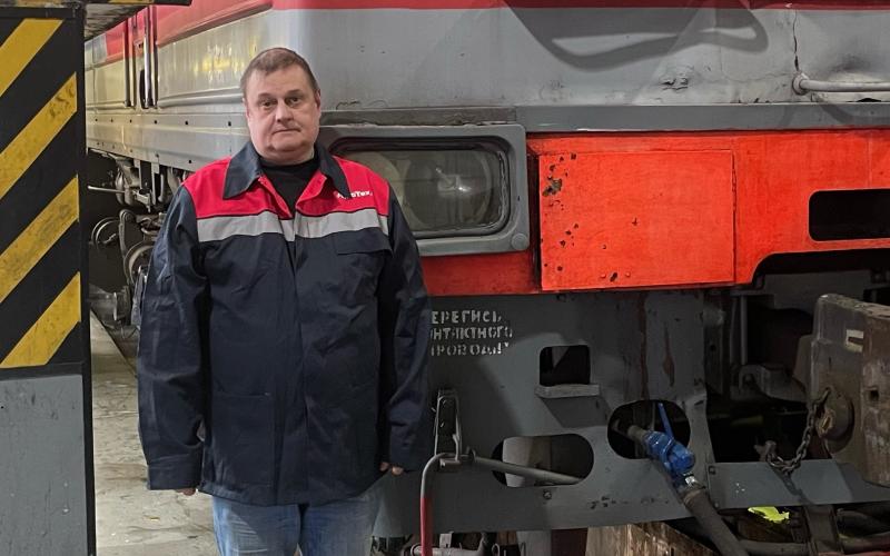 В сервисном локомотивном депо 