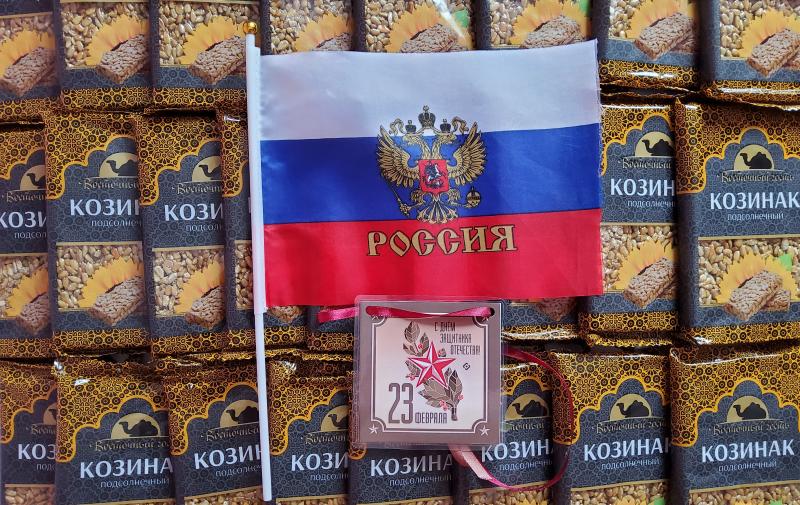 В Кирове ветераны Росгвардии и подшефные школьники поздравили военнослужащих по призыву с Днем защитника Отечества