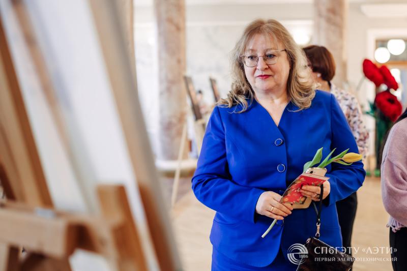 Золотой фонд науки и образования: выставка «Женский портрет ЛЭТИ»