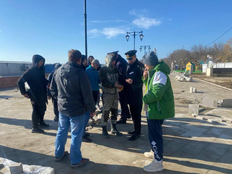 Военные следователи провели мероприятие на стройках Евпатории по выявлению лиц, не вставших на воинский учет