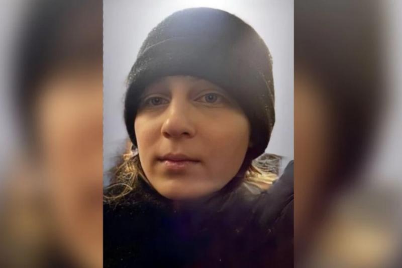 15-летнюю девушку в черной дубленке ищут в Новосибирске