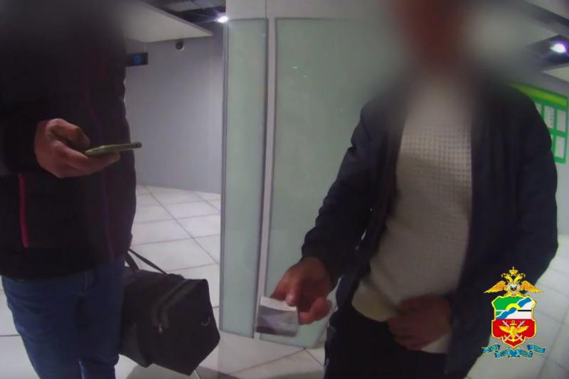 Гость из Баку попал под статью, покурив в самолете по пути в Новосибирск