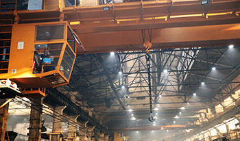 На Улан-Удэнском ЛВРЗ установили новый грузоподъемный мостовой кран