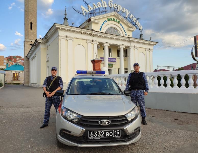 Личный состав Росгвардии республики обеспечили охрану общественного порядка в период празднования Ураза-Байрам
