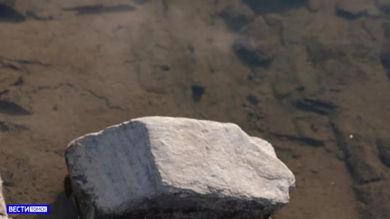 Затопленный участок на улице Континентальной в Томске сегодня откачают