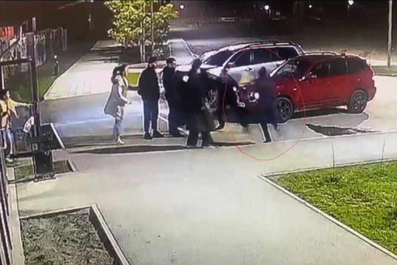 Житель Новосибирска угрожает расправой своей семье