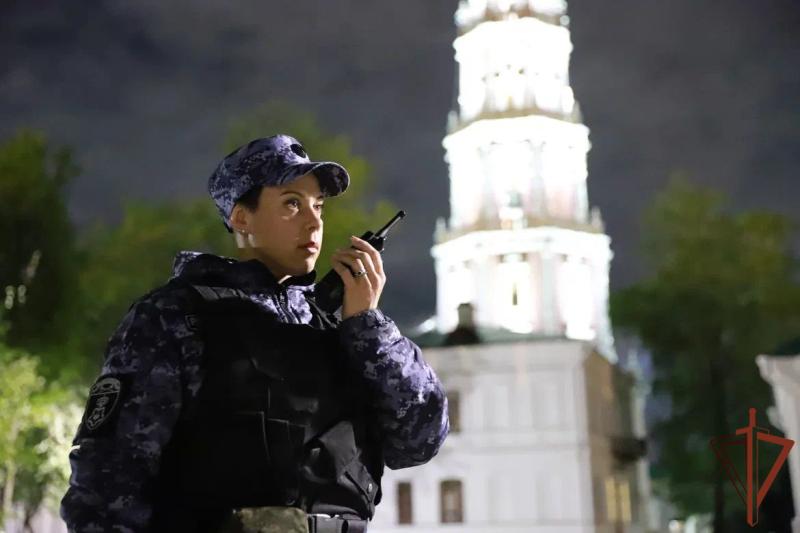 СТОЛИЧНЫЕ РОСГВАРДЕЙЦЫ ОБЕСПЕЧИЛИ БЕЗОПАСНОСТЬ МЕРОПРИЯТИЙ, ПОСВЯЩЁННЫХ ПАСХЕ ХРИСТОВОЙ