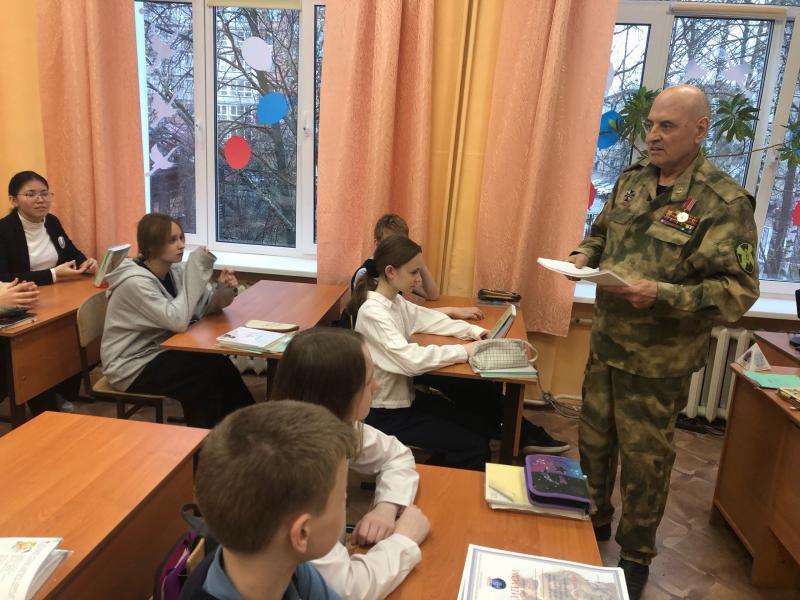 В преддверии Дня Победы кировские ветераны Росгвардии организовали для школьников конкурс 