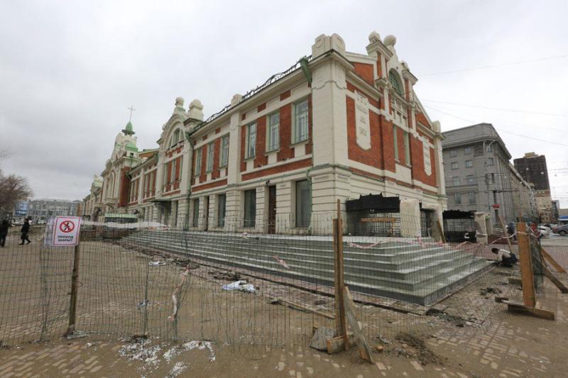 Общественники требуют проверить подрядчиков Первомайского сквера в Новосибирске