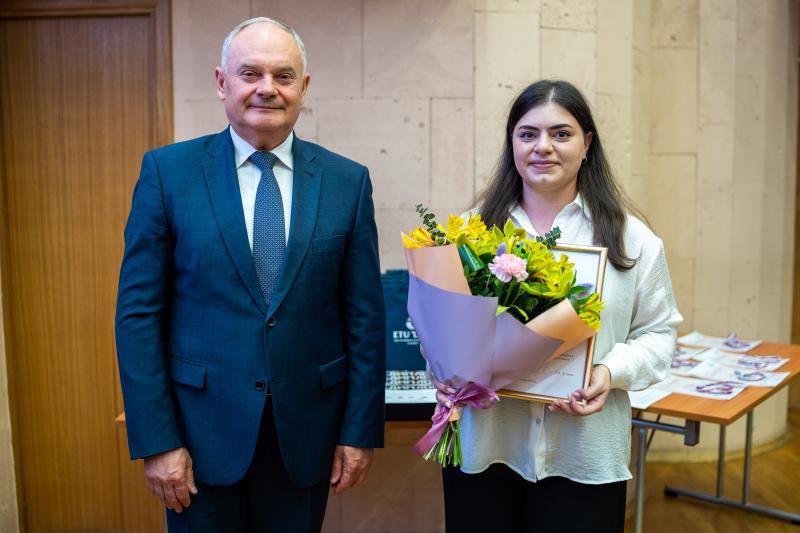 Лучшие по ТАУ, ТОЭ, истории: ректор ЛЭТИ наградил сотрудников и студентов вуза на торжественном заседании Ученого совета