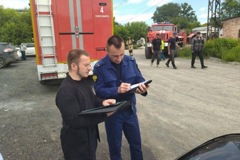 Прокуратура организовала проверку возгорания складского помещения в Оби