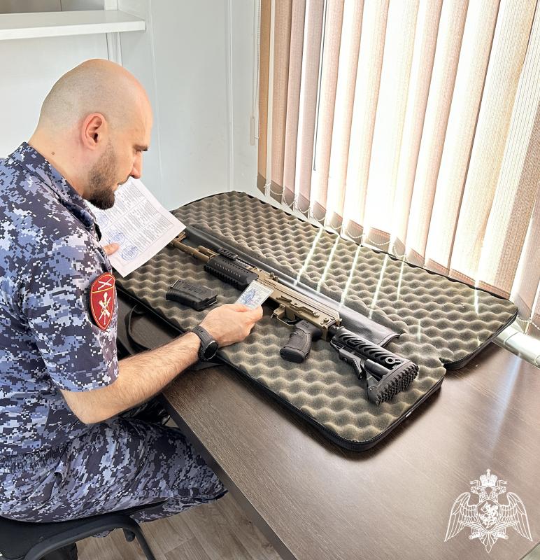 УПРАВЛЕНИЕ РОСГВАРДИИ ПО ЧЕЧЕНСКОЙ РЕСПУБЛИКЕ НАПОМИНАЕТ О НЕОБХОДИМОСТИ СВОЕВРЕМЕННОГО ПРОДЛЕНИЯ РАЗРЕШИТЕЛЬНЫХ ДОКУМЕНТОВ НА ОРУЖИЕ