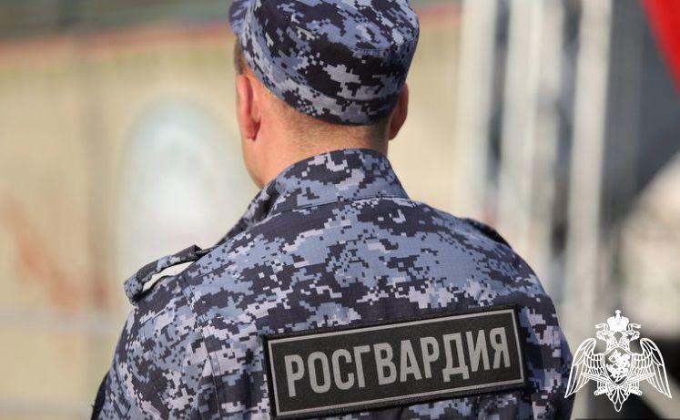 Сотрудники Росгвардии республики вернули пропавшего ребенка родителям