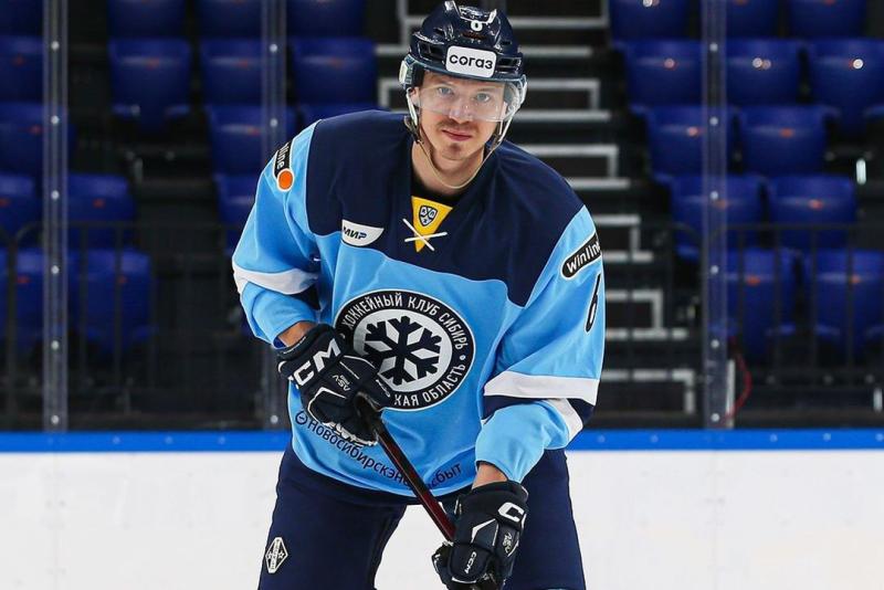 ХК «Сибирь» объявил об уходе защитника Дениса Александрова